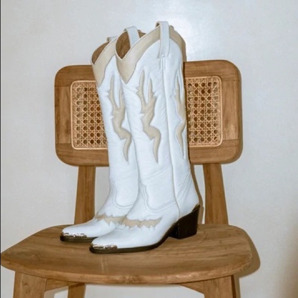 Wandering Coyote Shoes - Wandering Coyote Wrangler Boots